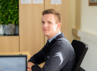 Header Niclas Poller