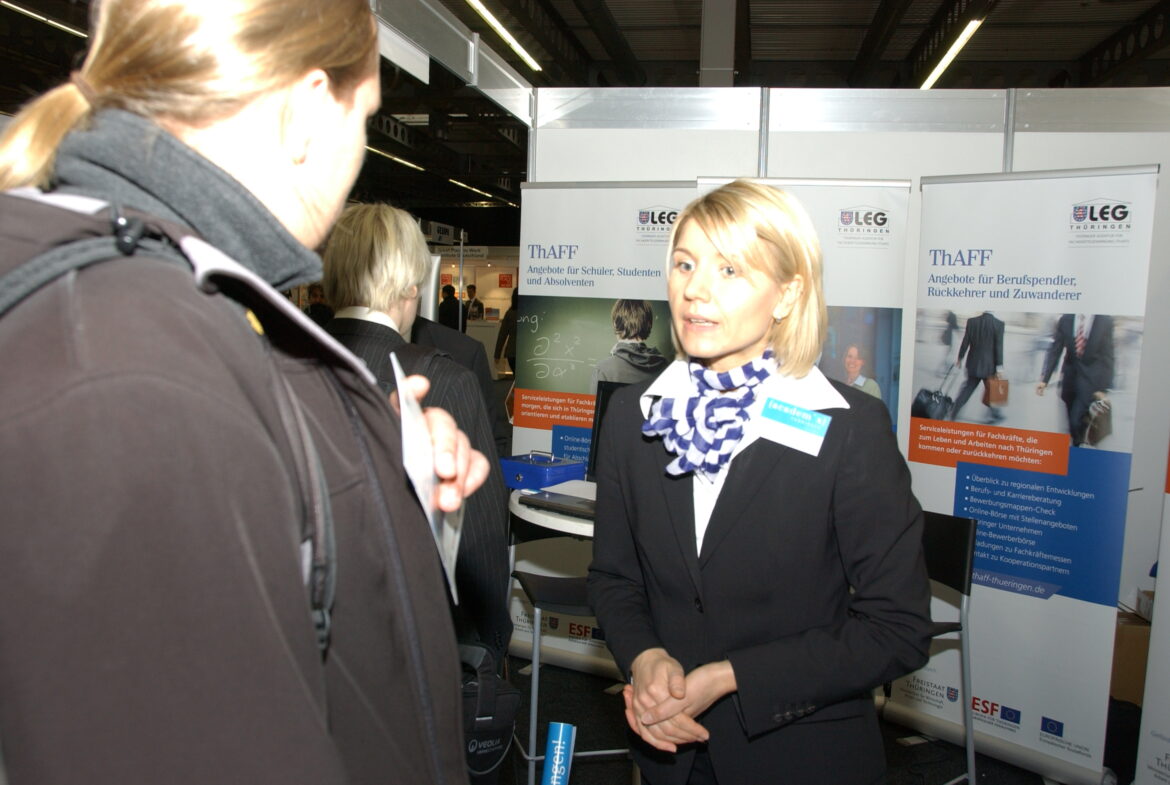 1. Firmenkontaktmesse academix Thüringen 2011 - Beratung am ThAFF-Stand Copyright: ©LEG Thüringen/ThAFF