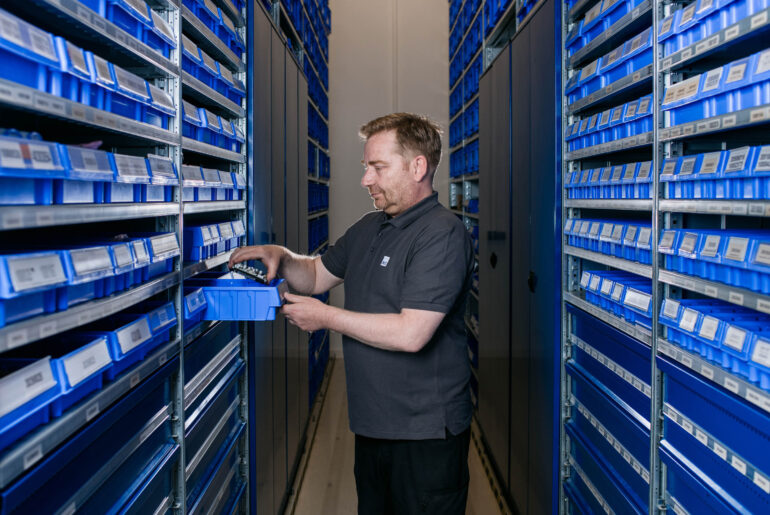 Kommissionierung für die Fertigung