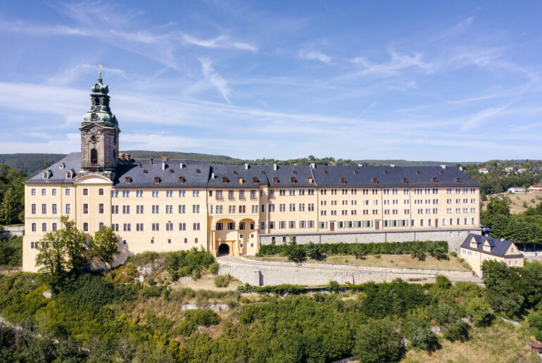 Schloss-Heidecksburg_Frontalansicht.jpg