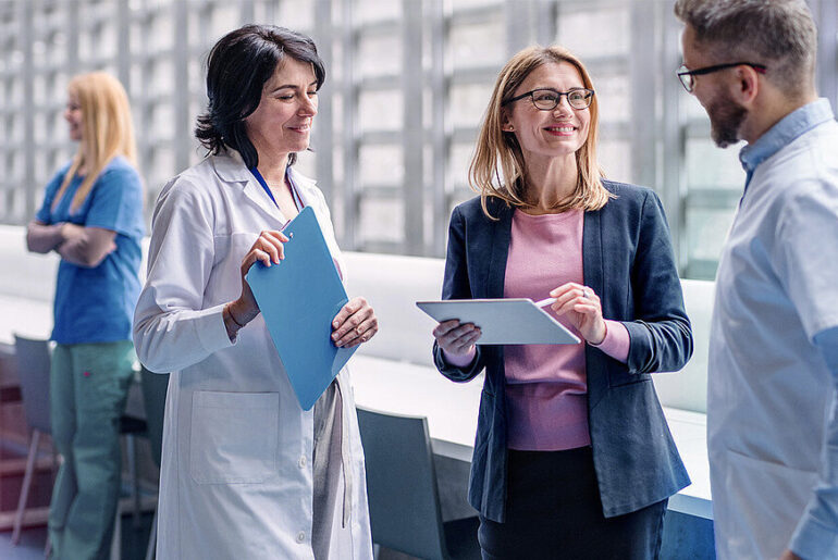 csm_header-stellenanzeige-medipolis-vertrieb-c-halfpoint-adobestock_c85222ee5e.jpg